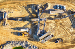 Rent vs Buy Heavy Equipment in Saudi Arabia: What Makes More Business Sense?
